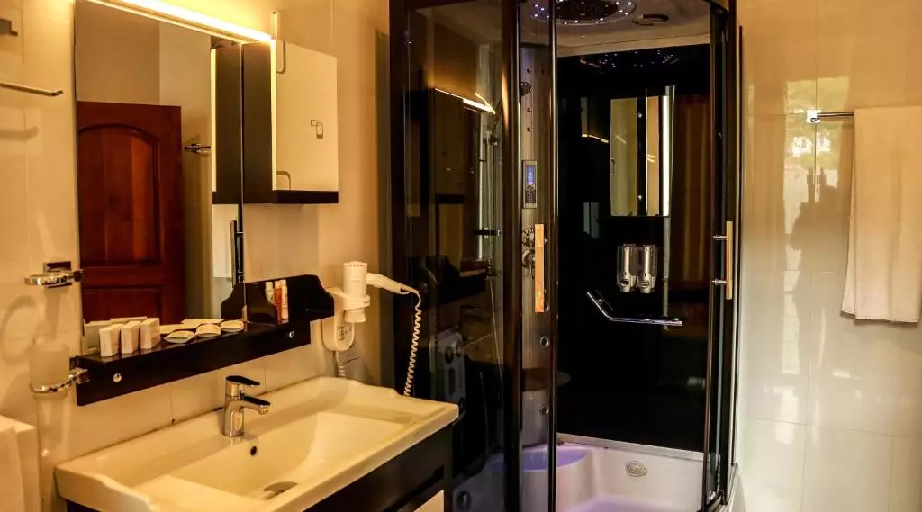 سرویس بهداشتی هتل اوآک ری سرن کندی سریلانکا